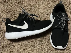 Nike Black and White Sneakers with Sleek Design thumbnail 3