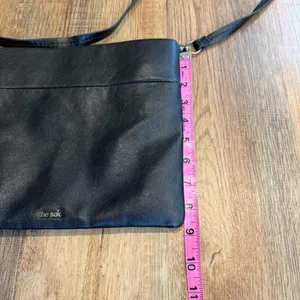 The Sak Black Messenger Bag 100% leather zipper and magnetic closure thumbnail 9