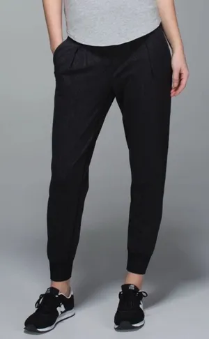 Lululemon Street To Studio Pant II Black Snakeskin Python Print Joggers Womens M thumbnail 1