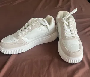 Casual tennis shoes White Size 9 thumbnail 1