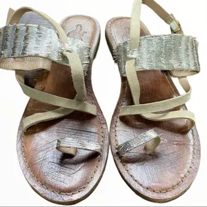 Freebird by Steven Ocean Sandals Leather Loop Ankle Strap Textured Metallic 7.5 thumbnail 2