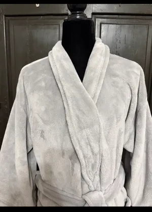 Stars Above Gray Plush super soft Robe - Size M/L. Plush Fleece Robe, featuring a shawl collar, two front pockets, and a matching waist tie belt. Gently warn & excellent condition. Measurements approximately 24” from armpit to armpit x 37 long. Smoke free home. Priced at as is condition. Don’t like my price make a reasonable offer. thumbnail 3