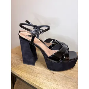 Maeve Black Patent Leather Platform Sandals 40 Block Heel 70s Disco Bratz thumbnail 7