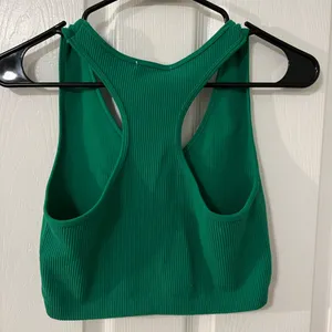 Green Cropped Tank Top Size M thumbnail 2