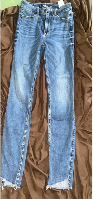 Hollister ultra high rise Skinny Jeans thumbnail 1