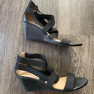 Liz Claiborne Black Elastic Strap Wedges Women's Size 7.5 thumbnail 3