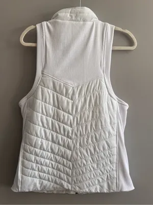 Colosseum UNC Tar Heels Women’s Large White Quilted Full Zip Vest thumbnail 3