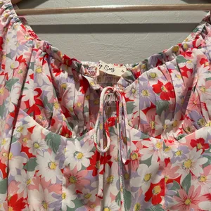 Ruby‎ Sees Pink Floral After School Long Sleeve Crop Top Size US 2 thumbnail 8