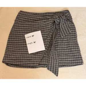 Wilfred Aritzia Wrap Front Skirt Sz 4 Plaid Flannel Wool Cashmere‎ Gray Mini Tie thumbnail 4
