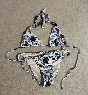 Cremiux Bikini thumbnail 1