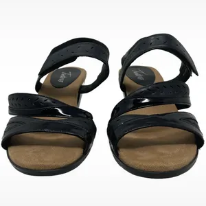 Trotters “Marvie” Black Leather Heeled Hook & Loop Sandals Women’s Size 8.5 Wide thumbnail 2