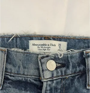 Abercrombie curve love 90s Straight Ultra High-Rise jeans curve thumbnail 2