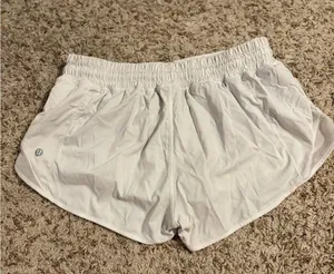 Lululemon white hotty hots 2.5” thumbnail 4