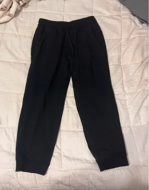 Lululemon Cropped Joggers thumbnail 1