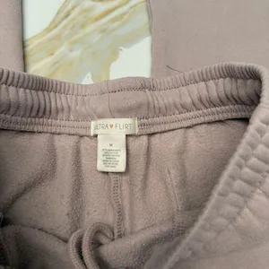 Ultra Flirt Mauve Wide Leg Raw Hem‎ Sweatpants - M thumbnail 3