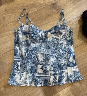 Pretty Little Thing Top thumbnail 1