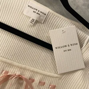 NWT Willow & Wind Size M Cream Long Sleeve Ribbed Knit Top Pink Satin Bow Detail thumbnail 6