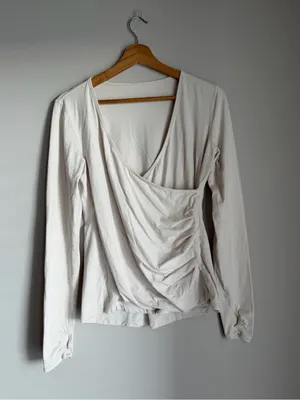 Lululemon Sunset Salutation Long Sleeve Angel Wing Athleisure SZ 6 thumbnail 2