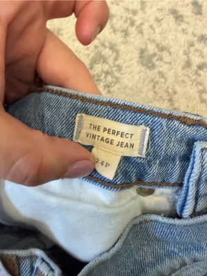 Madewell The Perfect Vintage Jean 24P Light Wash Distressed thumbnail 5