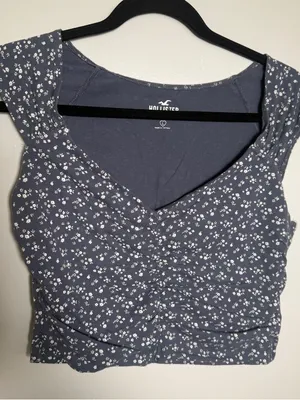 Hollister Blue Floral V-Neck Women's Top Large Cropped thumbnail 1