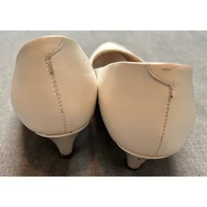 Vintage Made in Brazil Cream Leather Pointed Toe Kitten Heel Pumps Size 4 thumbnail 2