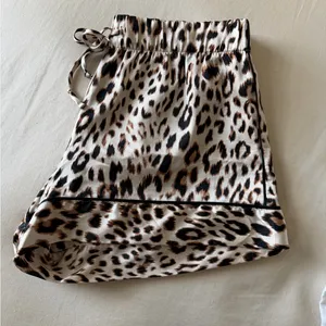 Victoria’s Secret Leopard Print Pijama Shorts thumbnail 1