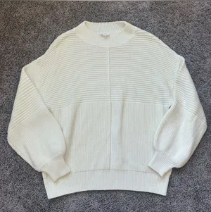 Le Lis Cream Chunky Knit Crewneck Sweater thumbnail 1