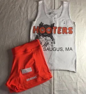 B26 #1 Hooters Girl Worn Uniform Sexy Tank & New Shorts from Saugus MA Size XS thumbnail 1