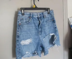 American Eagle Outfitters baggy mom short shorts ripped in light wash blue size 4. thumbnail 5
