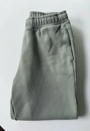Abercrombie Cinched Green Sweatpants thumbnail 1