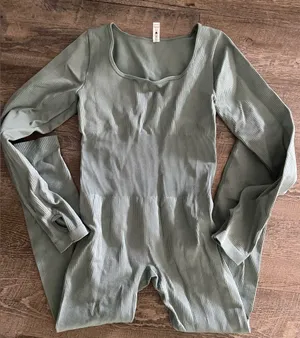 Long sleeves romper thumbnail 1