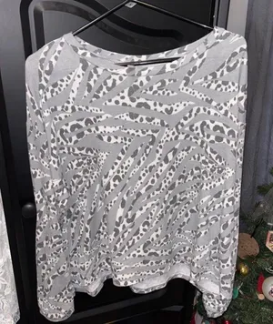 Animal Print Long Sleeve Gray Size M thumbnail 1