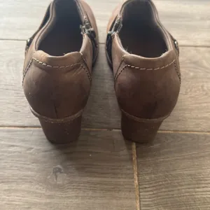 Clarks Collection Brown Leather Ankle Booties Block Heel Side Zip Women’s 8 thumbnail 4