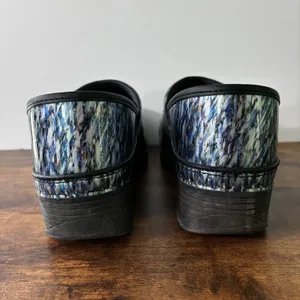 Dansko Pro LT Clogs Women's Size 10.5 US, 41 EU Blue Silver Black Patent Leather thumbnail 5