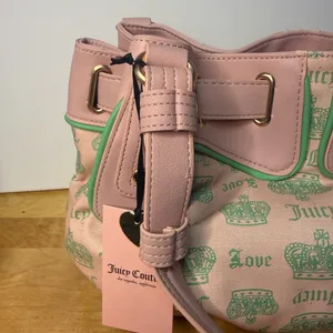 Juicy Couture Crown Love Tote Blush Pink Green Bow Charm NWT thumbnail 5