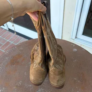 Men’s Dan post Brown leather cowboy boots with white embroidered designs sz 8.5 - have a stain on the right boot #western #cowboy thumbnail 3