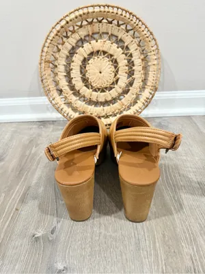 Universal Thread Tan Platform Clogs Slingback Chunky 4” Heel Shoes Women’s 11 thumbnail 2