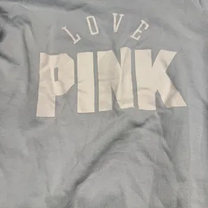 PINK‎ Victoria's Secret Love Pink Light Blue Crewneck Sweatshirt Women's thumbnail 2