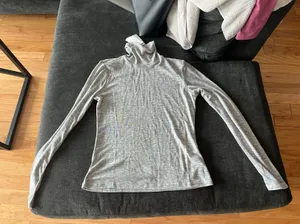 H&M Gray Turtleneck thumbnail 2