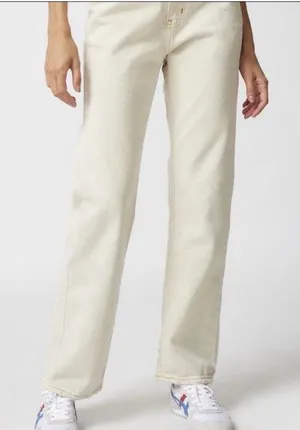 NWOT BDG urban outfitters cowgirl jean off white sz 25 thumbnail 1