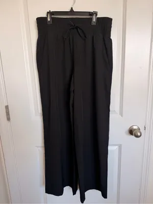 Spanx On the Move Wide Leg Pants Medium thumbnail 2