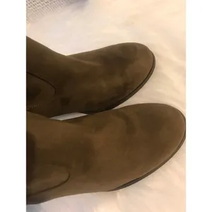 Brown suede ankle boots size 8.5‎ fall winter festival thumbnail 5