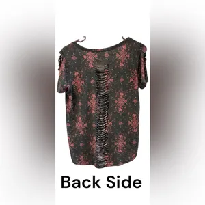 Women’s Mudd Size Large floral short sleeve top (NWOT) thumbnail 3