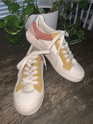 Rocket Dog White Sneakers with Yellow and Pink Panels Size 6 thumbnail 2