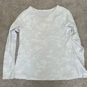 Spanx Sz L Swim Shirt Top Rash Guard UPF 50 Gray Camo Crew Neck Long Sleeve thumbnail 9