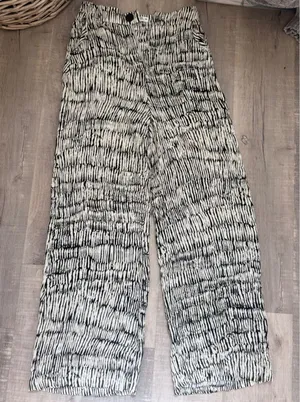 12th Tribe Patterned High-Waist Wide Leg Trouser Pants |‎ Size XS thumbnail 1