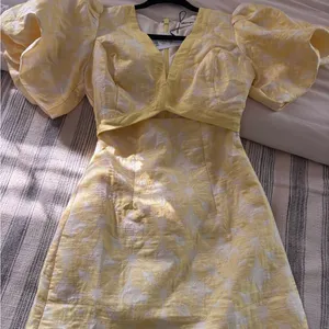 dress thumbnail 2