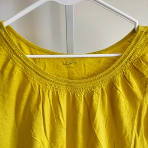 Loft NWOT Women's Yellow LOFT Crochet Trim Neckline Cotton Top Size L thumbnail 2