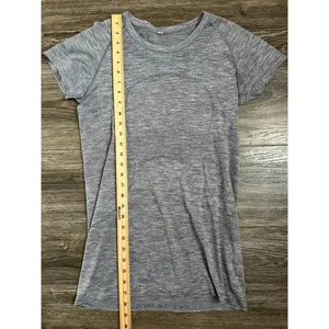 Lululemon Swiftly Tech Short Sleeve 2.0 Slate / White Size 10 thumbnail 2