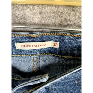 Women's LEVI'S 721 High Rise Skinny Cropped Jeans Size 32 Zip Blue Fringe‎ thumbnail 15